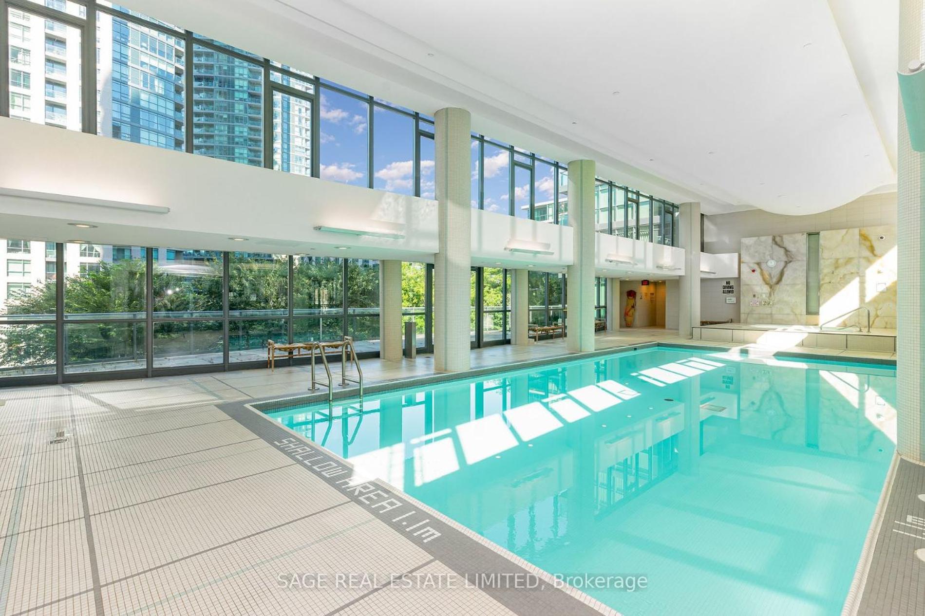 2 Bedroom Waterfront Condo Downtown W/ Free Parking Toronto Exterior foto