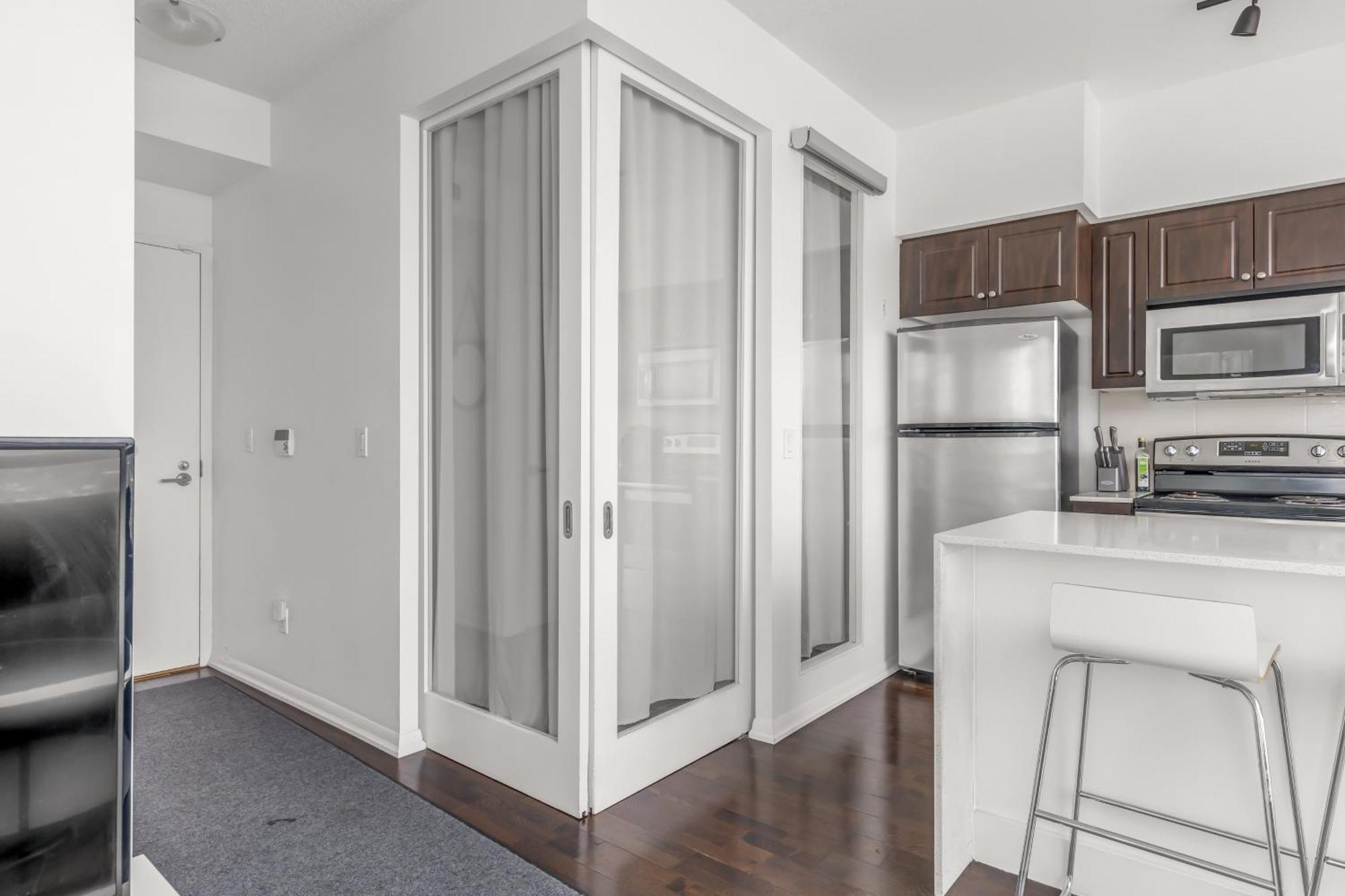 2 Bedroom Waterfront Condo Downtown W/ Free Parking Toronto Exterior foto