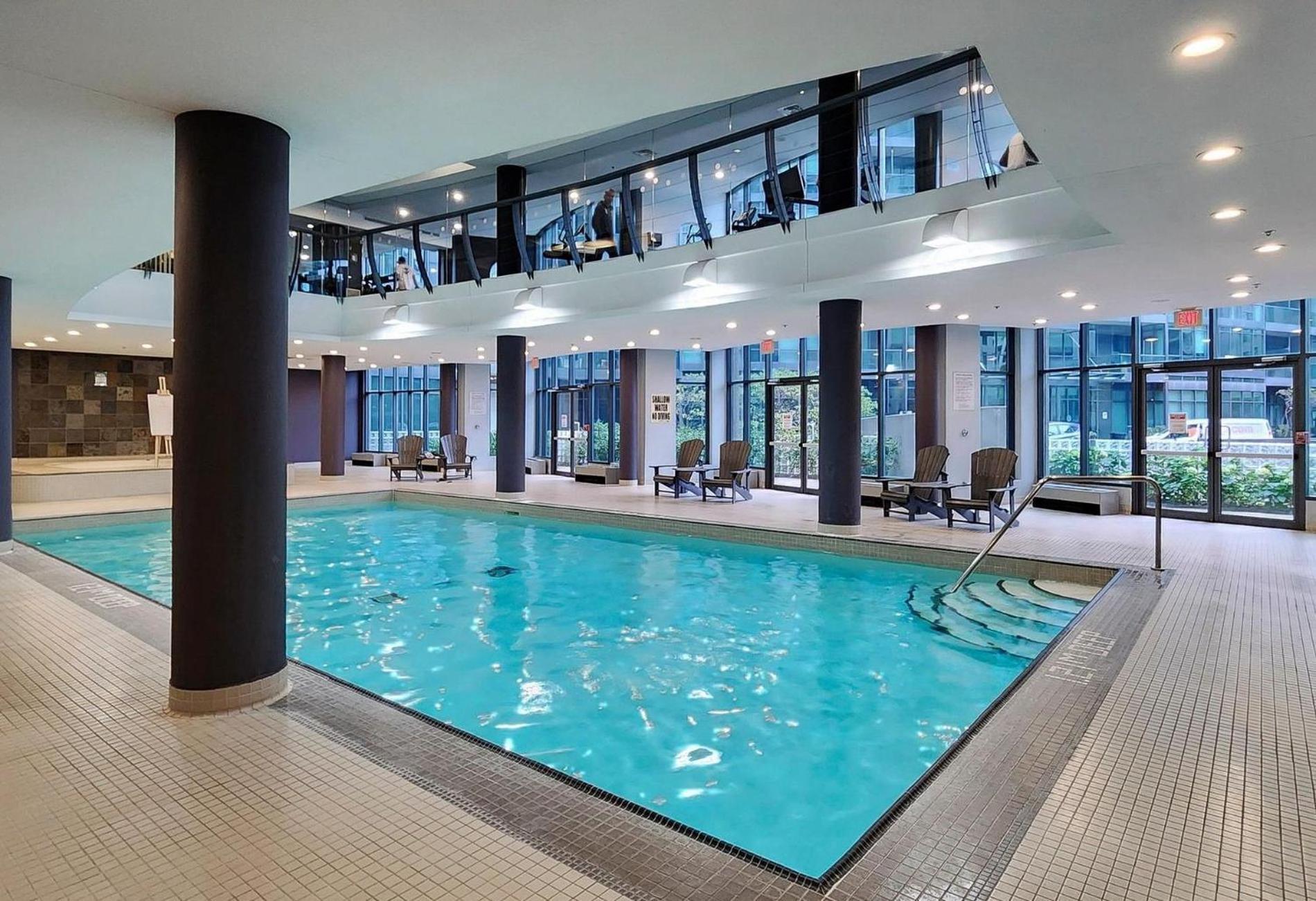 2 Bedroom Waterfront Condo Downtown W/ Free Parking Toronto Exterior foto