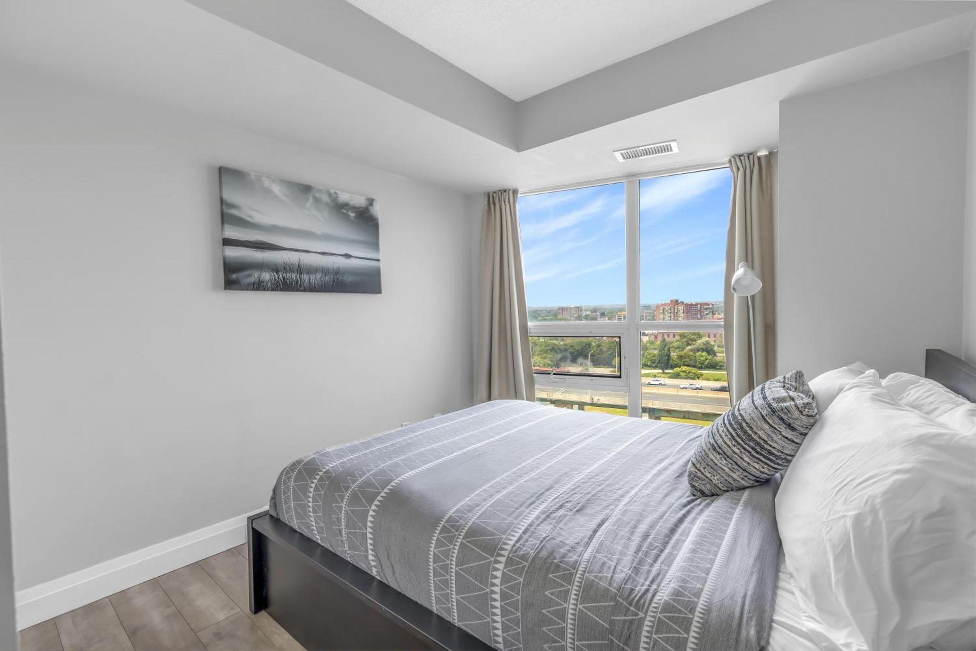2 Bedroom Waterfront Condo Downtown W/ Free Parking Toronto Exterior foto